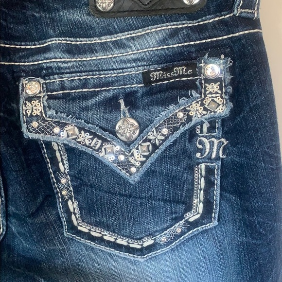 Women’s Miss Me Skinny Jeans - Picture 5 of 6
